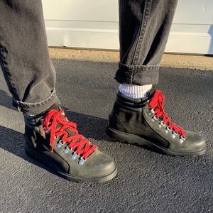 NEW WOMENS AINSLEY CONQUEST BOOT